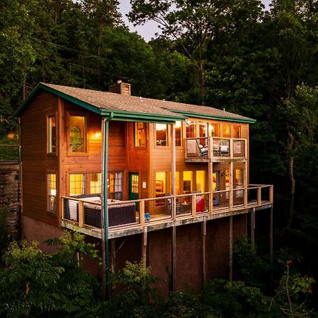 Elevista - Quaint&Private-Views-Hottub-Pooltable-Bears-3 Clubhouse Pools Villa Gatlinburg Exterior photo