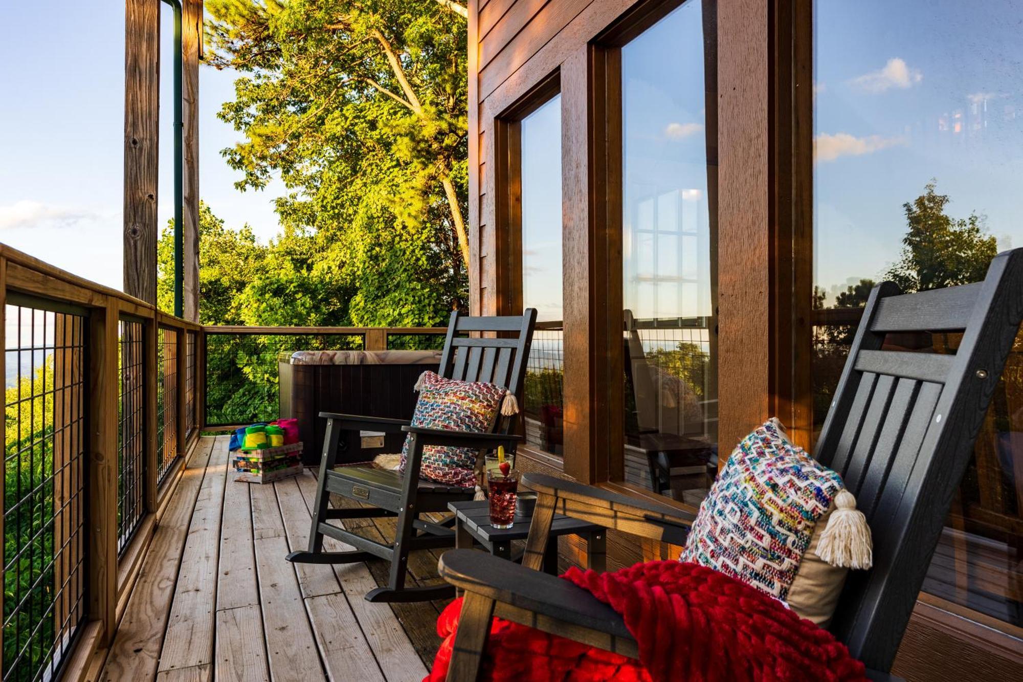 Elevista - Quaint&Private-Views-Hottub-Pooltable-Bears-3 Clubhouse Pools Villa Gatlinburg Exterior photo