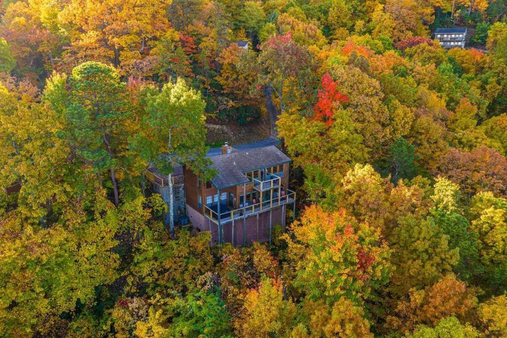 Elevista - Quaint&Private-Views-Hottub-Pooltable-Bears-3 Clubhouse Pools Villa Gatlinburg Exterior photo